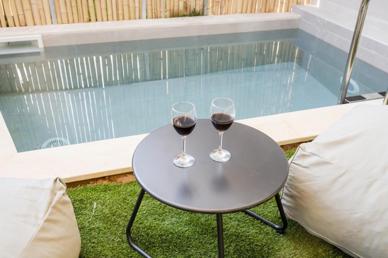 Theros Suites Dhiminio Exteriör bild