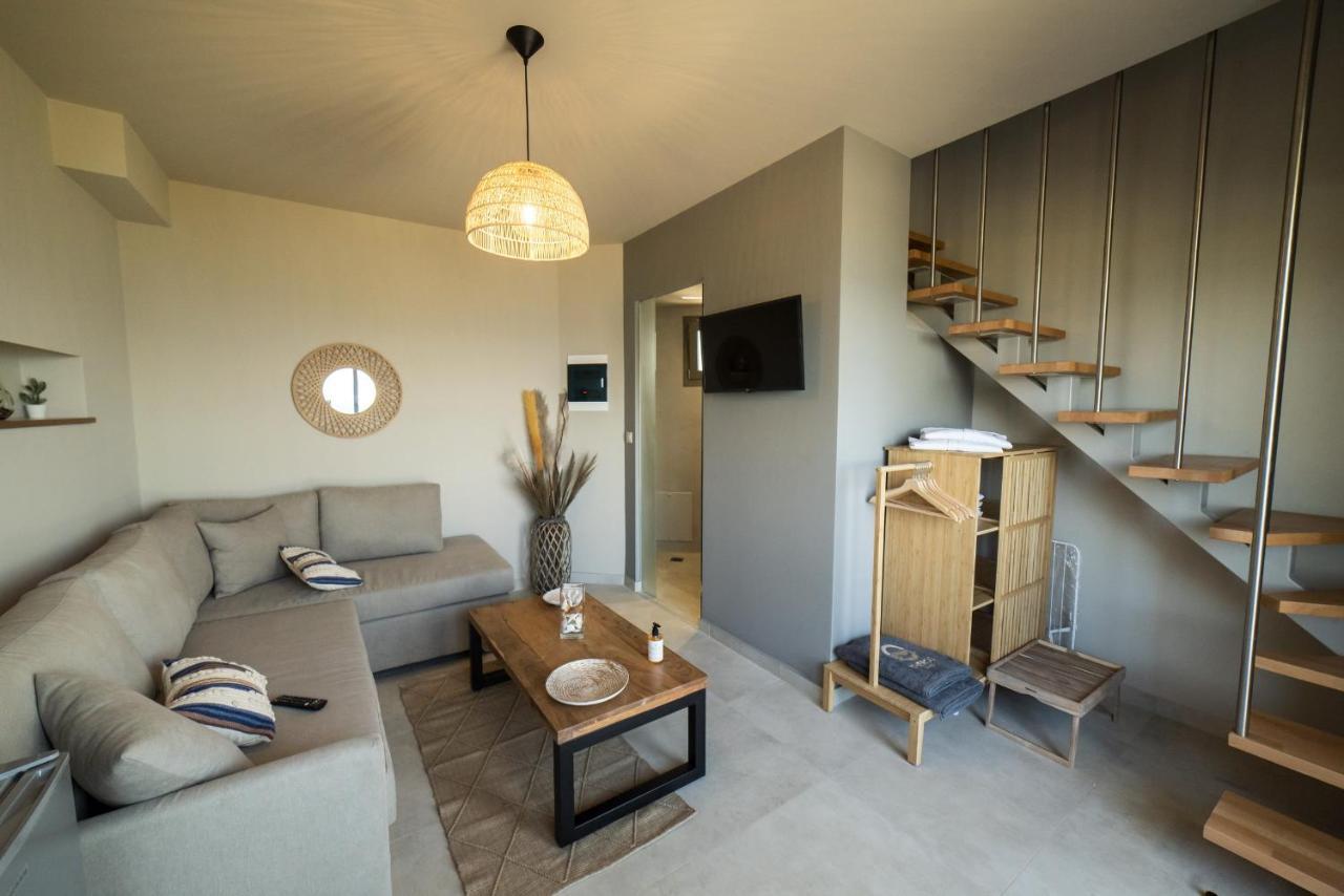 Theros Suites Dhiminio Exteriör bild